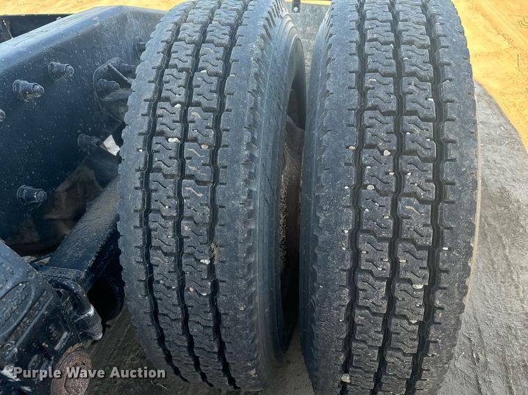 image for item DX3635 2000 Peterbilt  377 semi truck