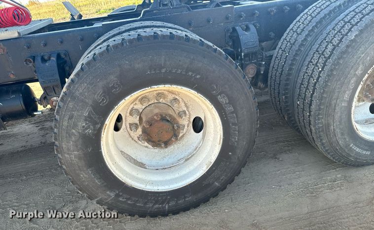 image for item DX3635 2000 Peterbilt  377 semi truck