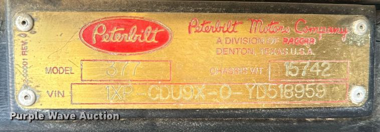 image for item DX3635 2000 Peterbilt  377 semi truck