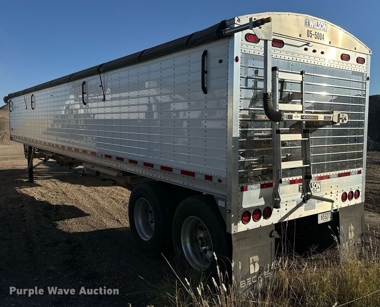 image for item DX3636 2023 Wilson DWH-700 grain trailer