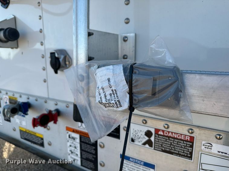 image for item DX3636 2023 Wilson DWH-700 grain trailer