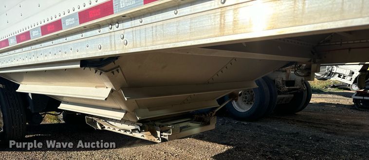 image for item DX3636 2023 Wilson DWH-700 grain trailer
