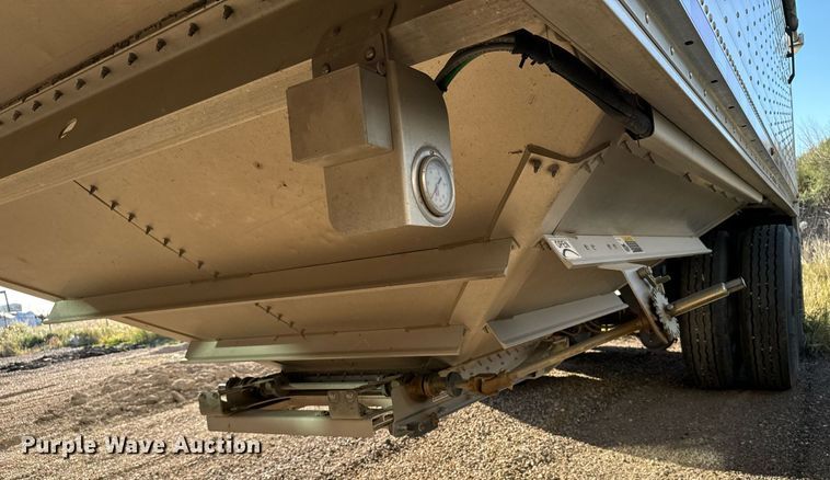image for item DX3636 2023 Wilson DWH-700 grain trailer