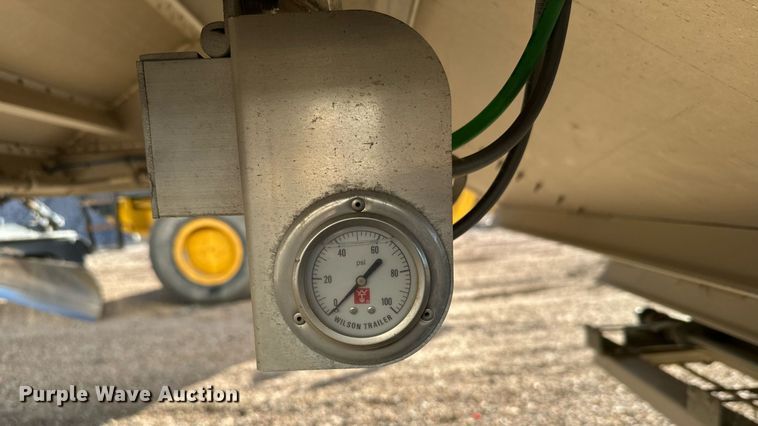 image for item DX3636 2023 Wilson DWH-700 grain trailer