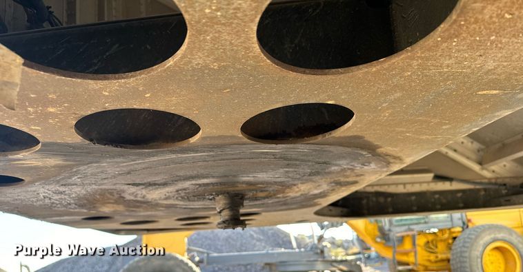 image for item DX3636 2023 Wilson DWH-700 grain trailer