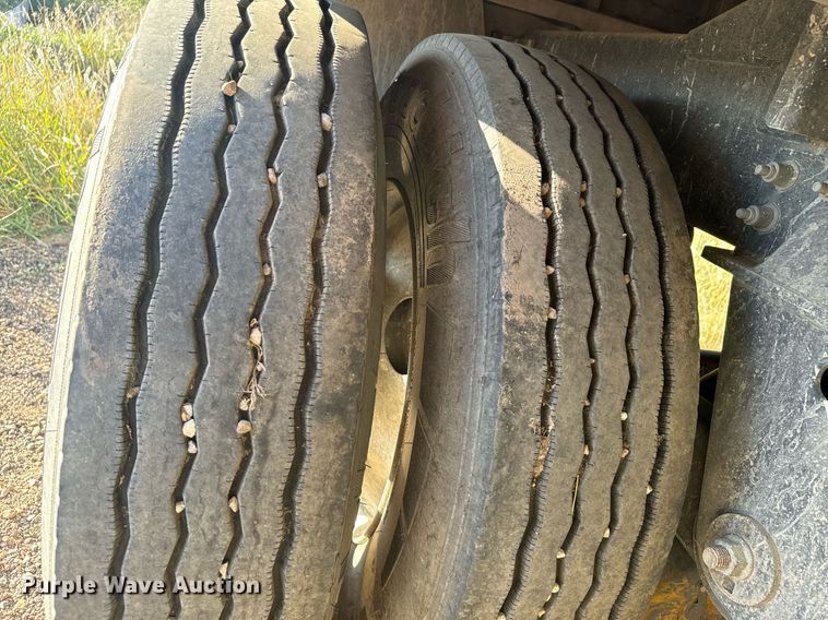 image for item DX3636 2023 Wilson DWH-700 grain trailer