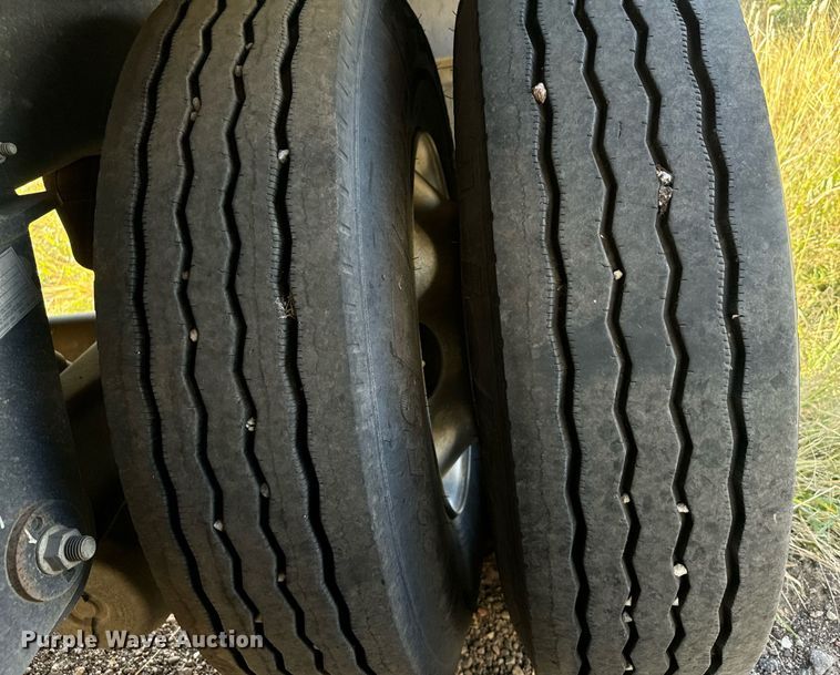 image for item DX3636 2023 Wilson DWH-700 grain trailer