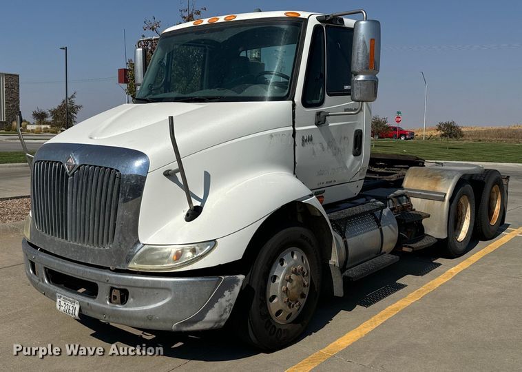 image for item DX3698 2007 International  8600 semi truck