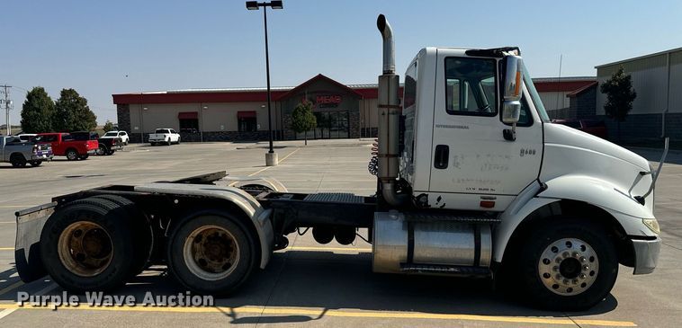 image for item DX3698 2007 International  8600 semi truck