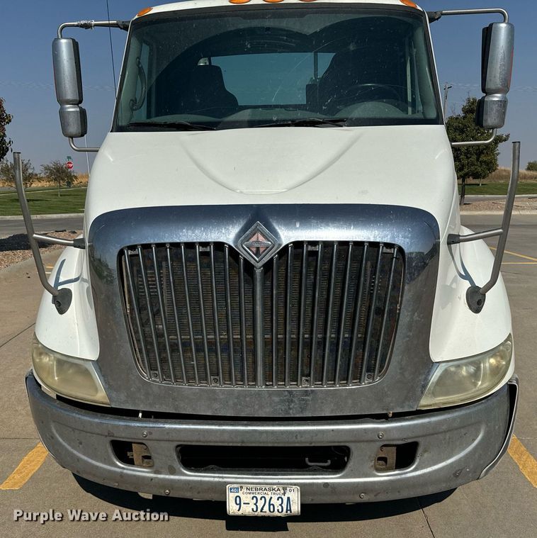 image for item DX3698 2007 International  8600 semi truck