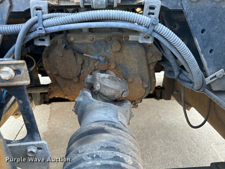 image for item DX3698 2007 International  8600 semi truck