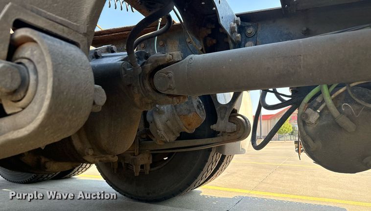 image for item DX3698 2007 International  8600 semi truck