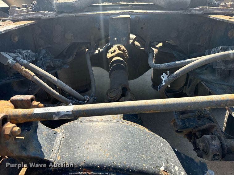 image for item DX3698 2007 International  8600 semi truck