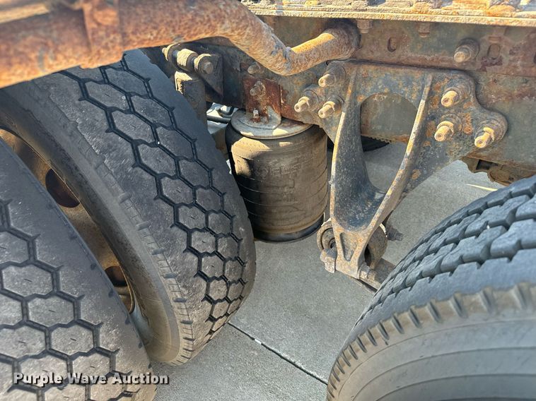 image for item DX3698 2007 International  8600 semi truck