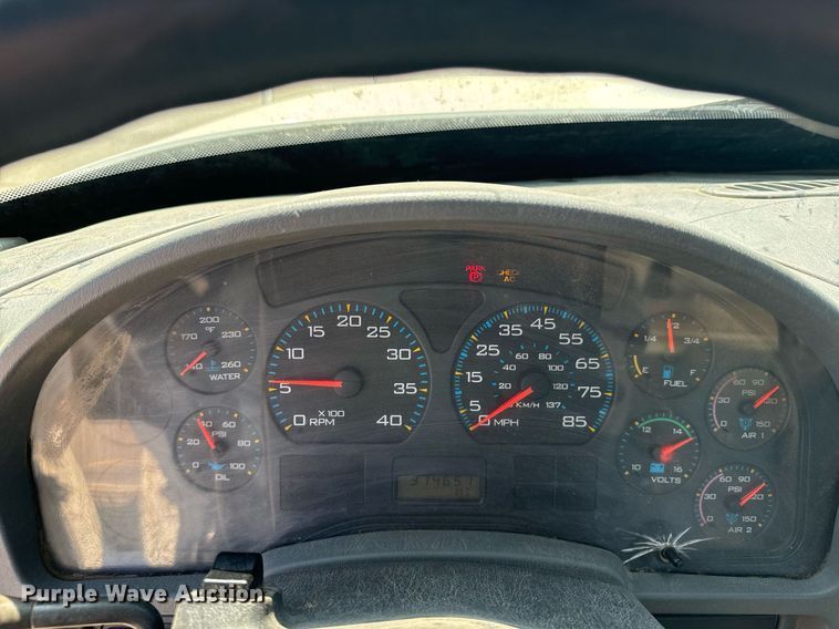 image for item DX3698 2007 International  8600 semi truck