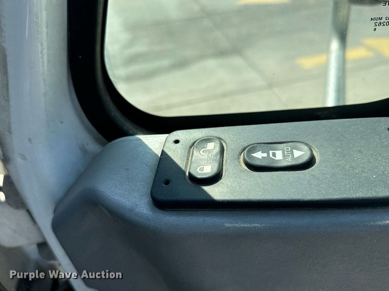 image for item DX3698 2007 International  8600 semi truck