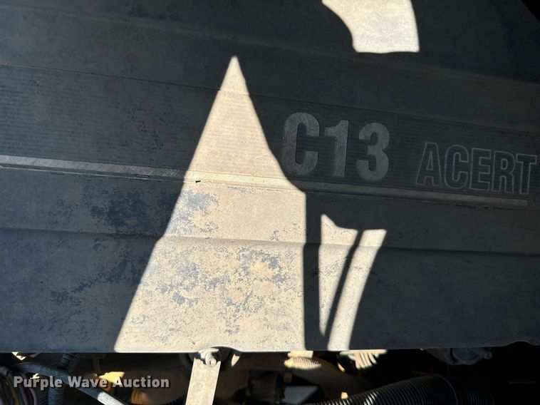 image for item DX3698 2007 International  8600 semi truck