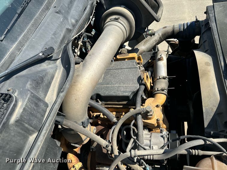 image for item DX3698 2007 International  8600 semi truck