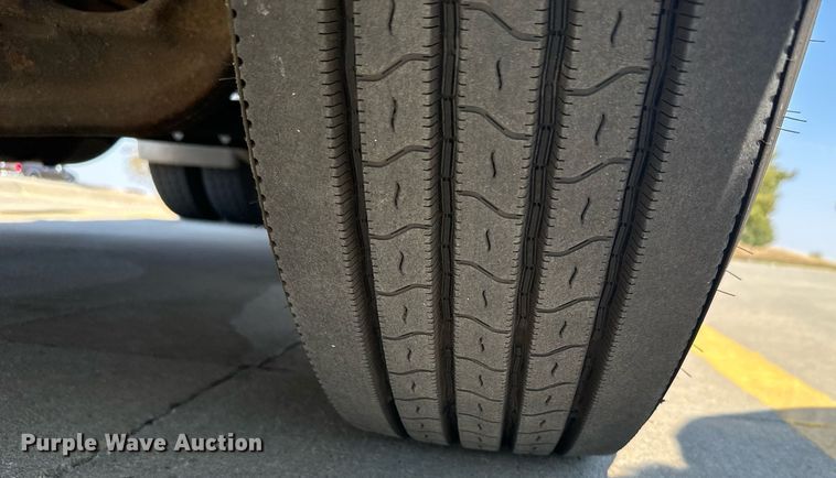 image for item DX3698 2007 International  8600 semi truck