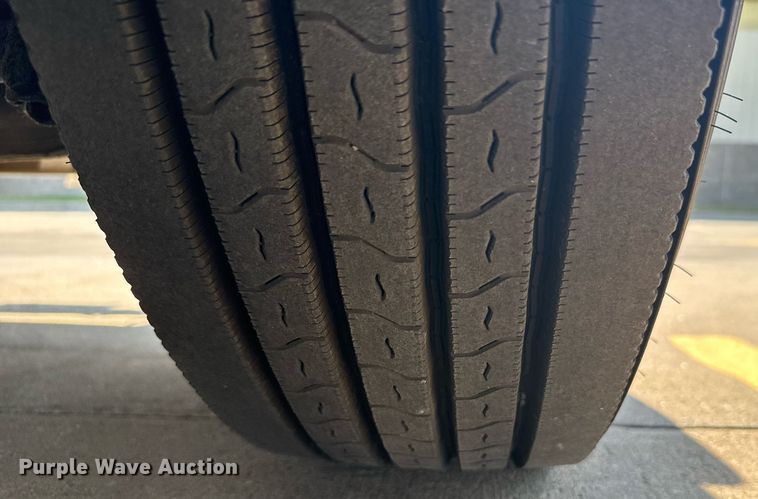 image for item DX3698 2007 International  8600 semi truck