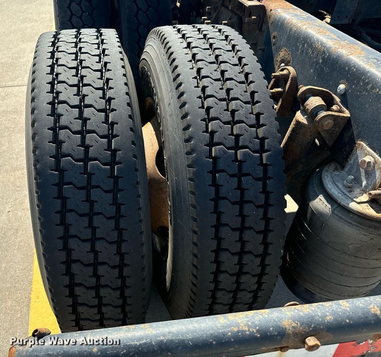 image for item DX3698 2007 International  8600 semi truck