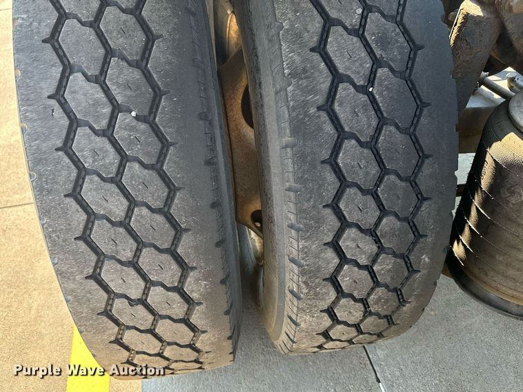 image for item DX3698 2007 International  8600 semi truck