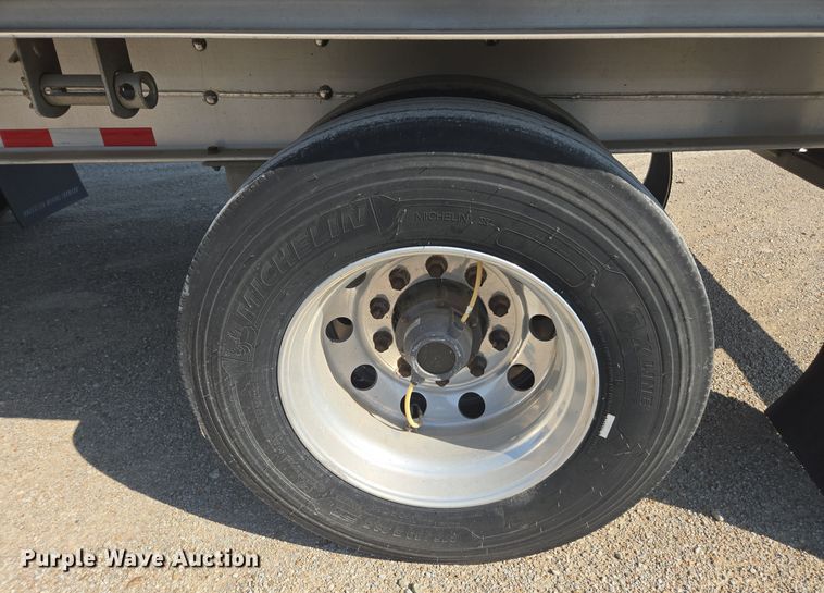 image for item EE7802 2021 Extreme side curtain trailer