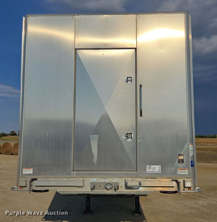 image for item EE7831 2021 Extreme side curtain trailer