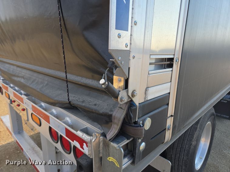 image for item EE7831 2021 Extreme side curtain trailer