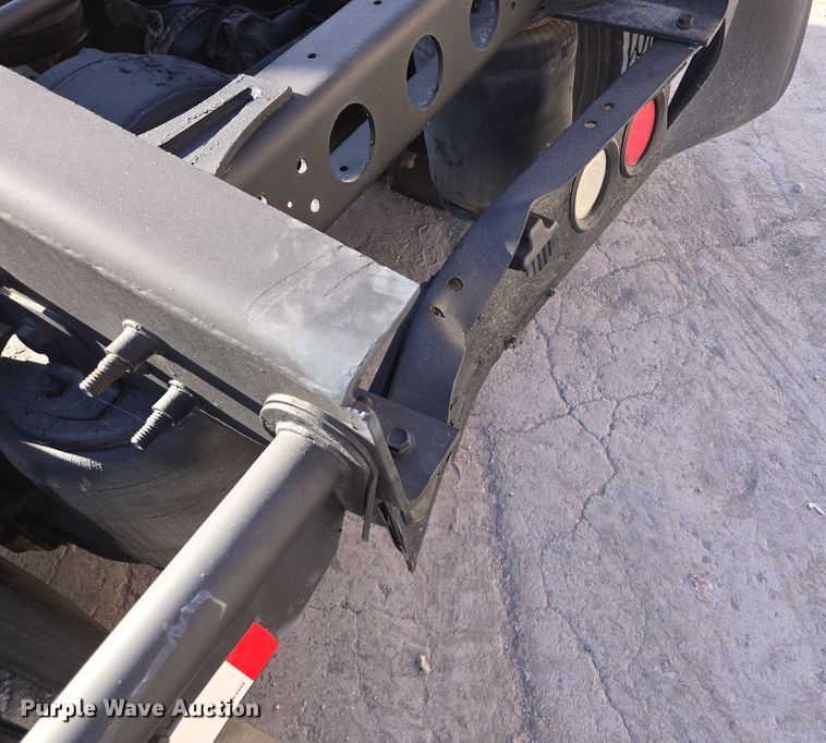 image for item EE8568 2010 International  8600 semi truck