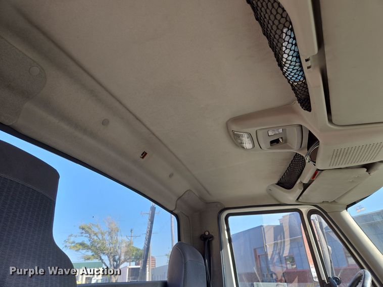 image for item EE8568 2010 International  8600 semi truck