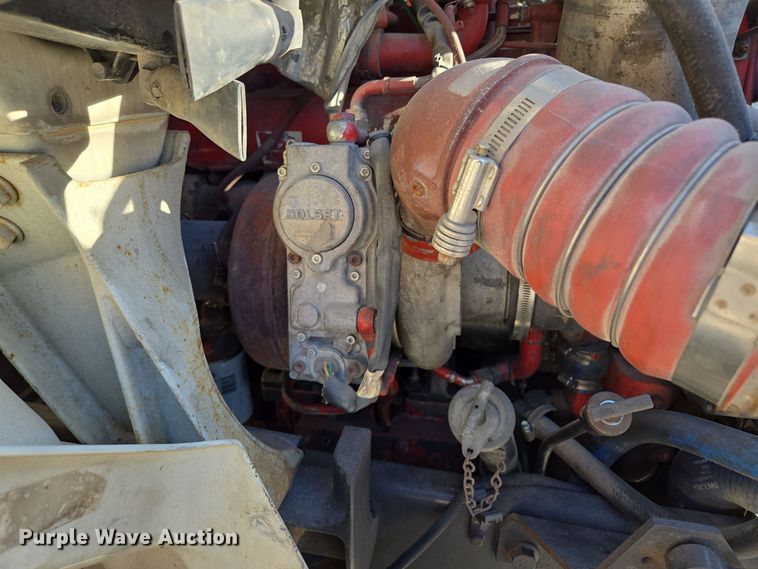 image for item EE8568 2010 International  8600 semi truck