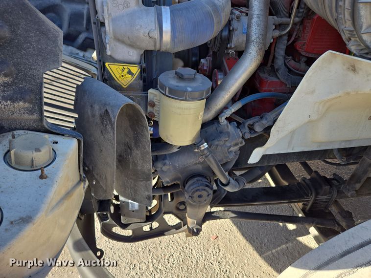 image for item EE8568 2010 International  8600 semi truck