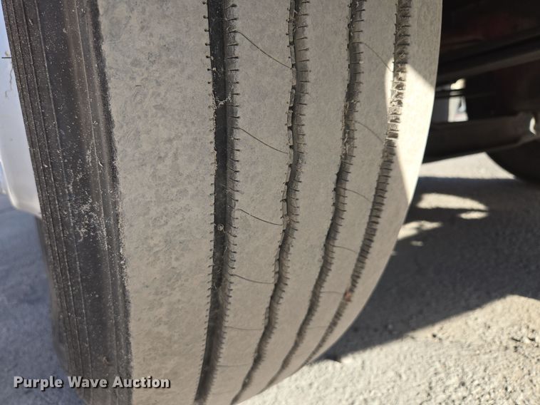 image for item EE8568 2010 International  8600 semi truck