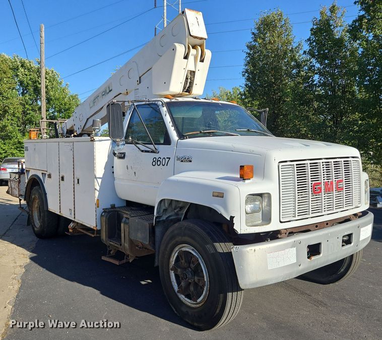image for item EE8577 1993 GMC  TopKick bucket truck