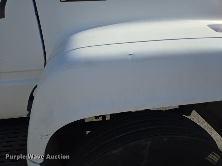 image for item EE8577 1993 GMC  TopKick bucket truck