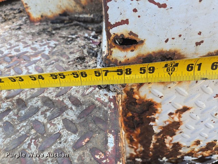 image for item EE8577 1993 GMC  TopKick bucket truck