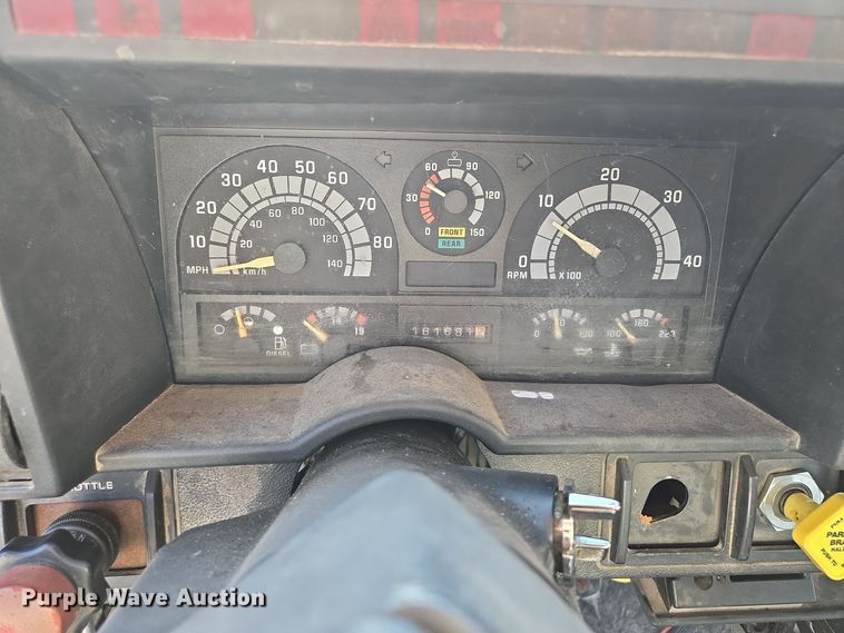 image for item EE8577 1993 GMC  TopKick bucket truck