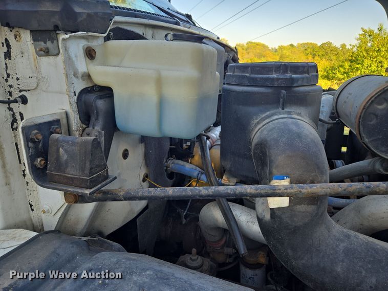 image for item EE8577 1993 GMC  TopKick bucket truck