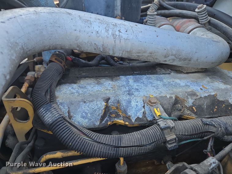 image for item EE8577 1993 GMC  TopKick bucket truck