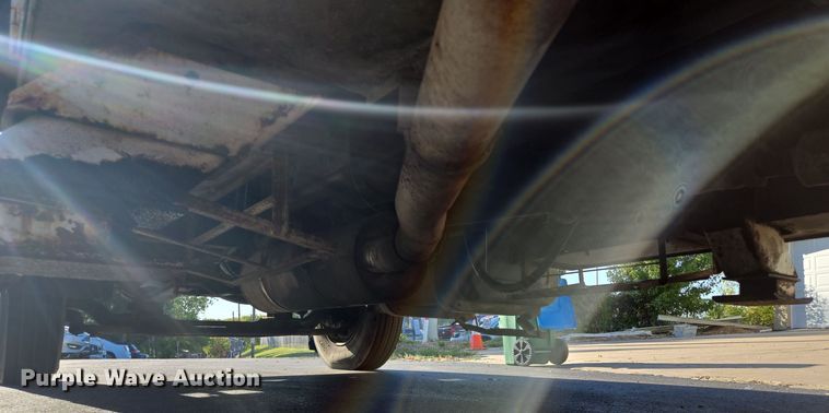 image for item EE8577 1993 GMC  TopKick bucket truck