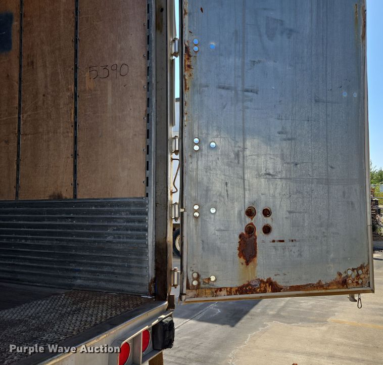 image for item EE8660 2007 Utility Trailer dry van trailer