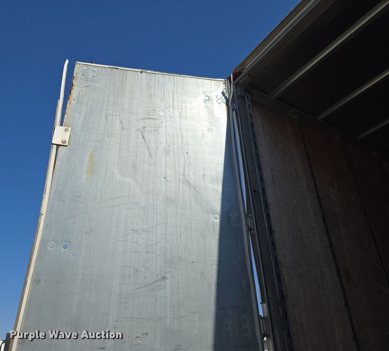 image for item EE8660 2007 Utility Trailer dry van trailer