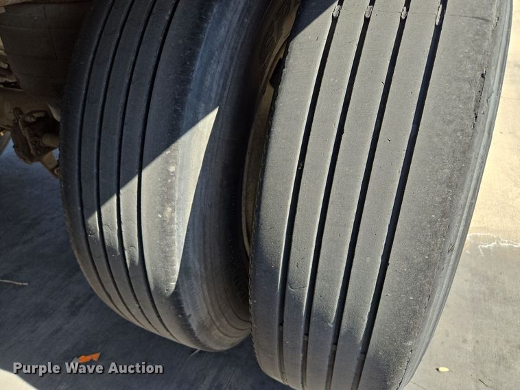 image for item EE8660 2007 Utility Trailer dry van trailer