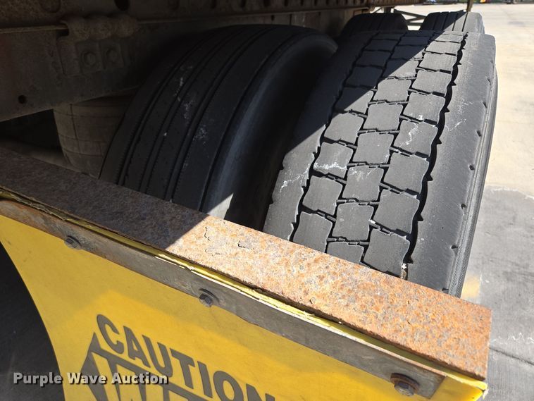 image for item EE8660 2007 Utility Trailer dry van trailer