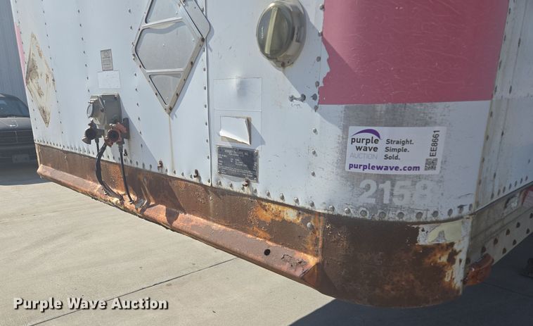 image for item EE8661 1996 Dorsey dry van trailer