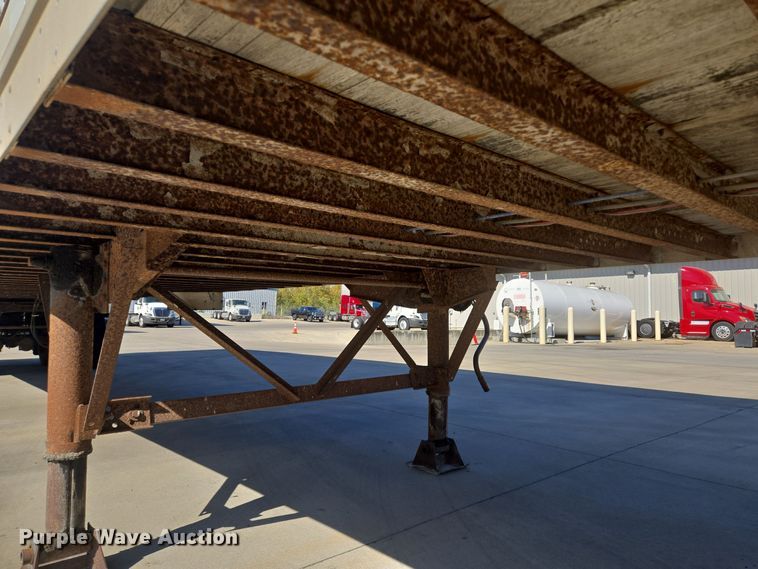 image for item EE8661 1996 Dorsey dry van trailer