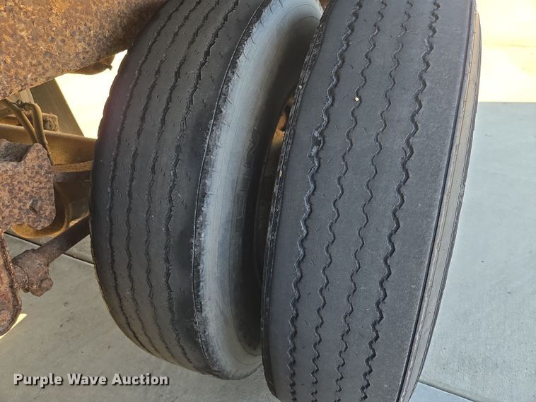 image for item EE8661 1996 Dorsey dry van trailer