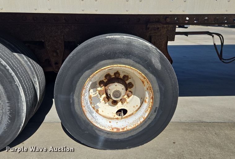 image for item EE8661 1996 Dorsey dry van trailer