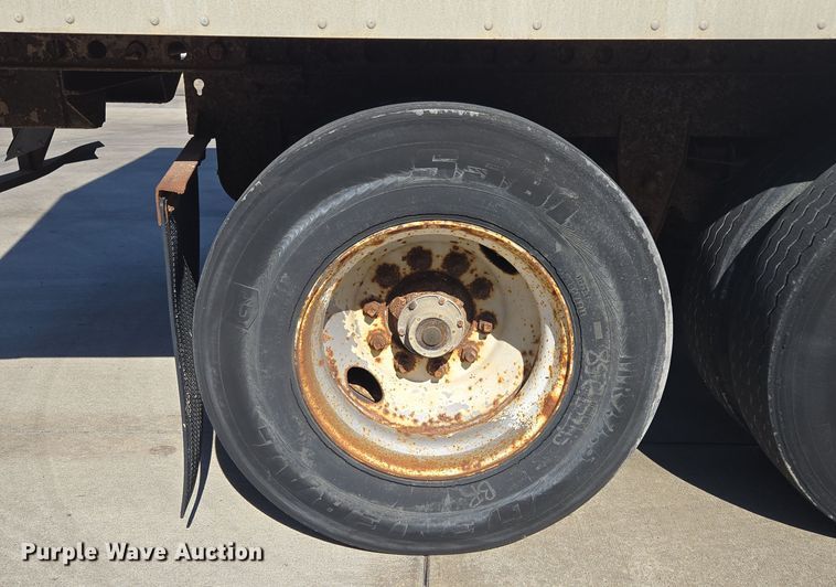 image for item EE8661 1996 Dorsey dry van trailer